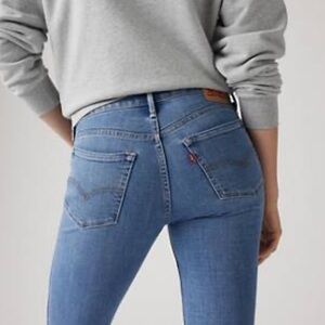 Levi's Women's Flare Jeans - Blue